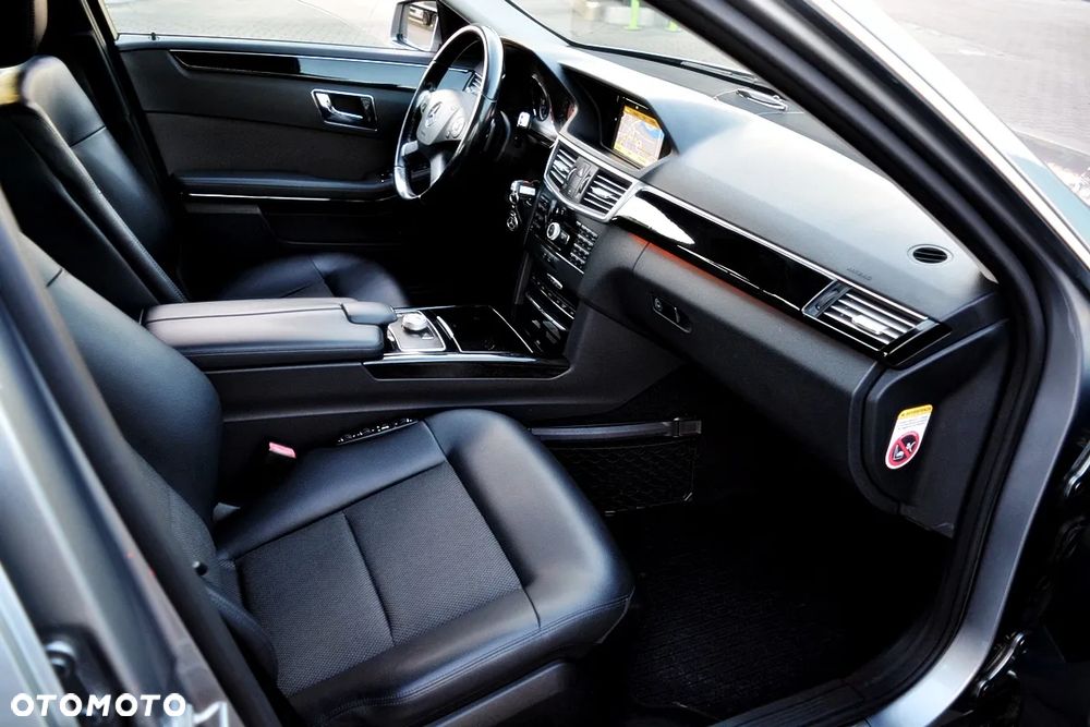 Mercedes-Benz Klasa E 350 CDI DPF 4Matic BlueEFFICIENCY 7G-TRONIC Avantgarde - 27