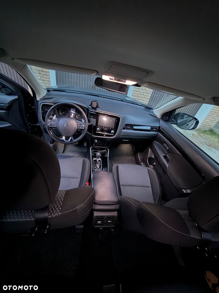 Mitsubishi Outlander 2.0 Instyle SDA 4WD CVT - 21