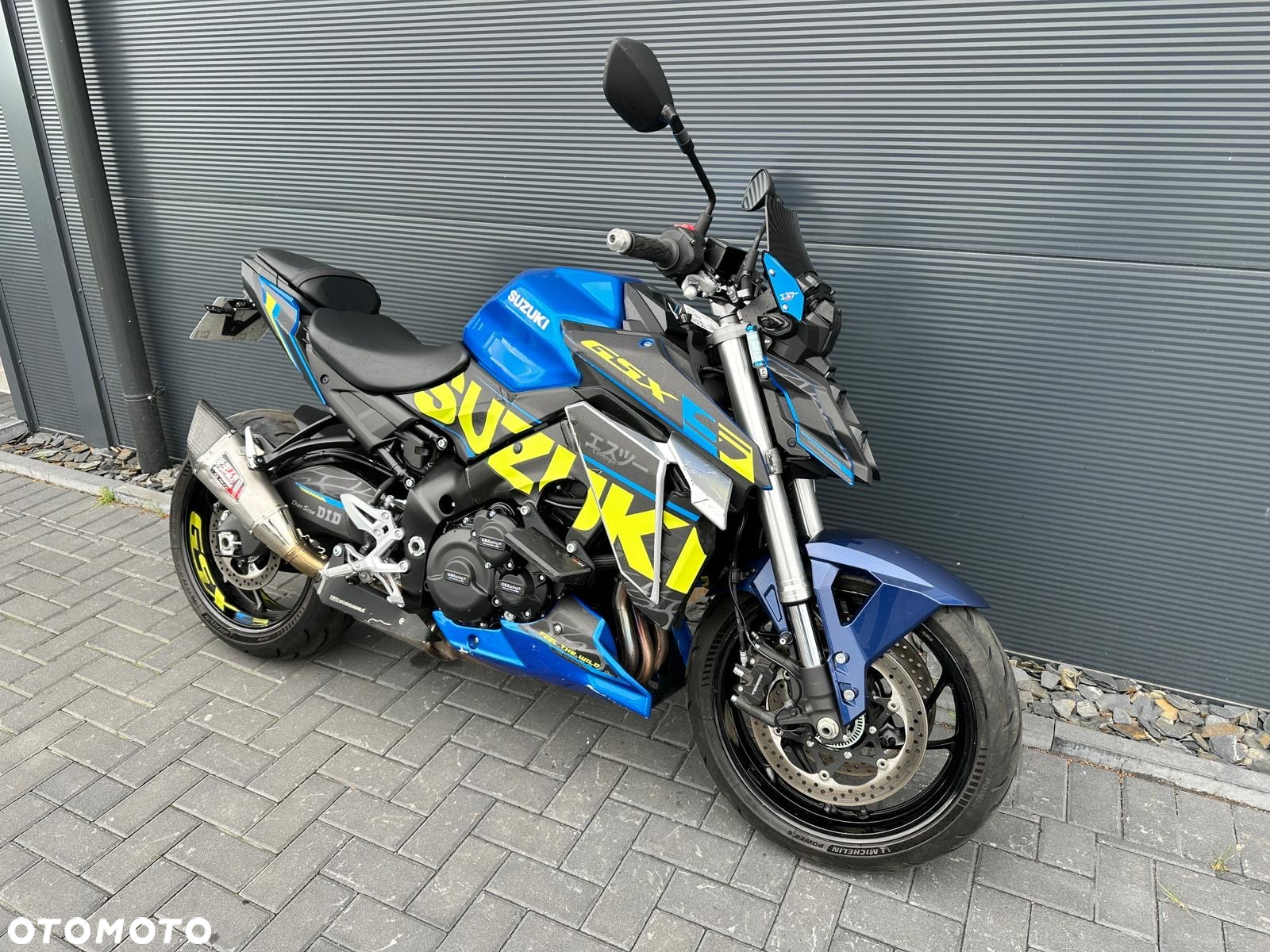 Suzuki GSX - 6