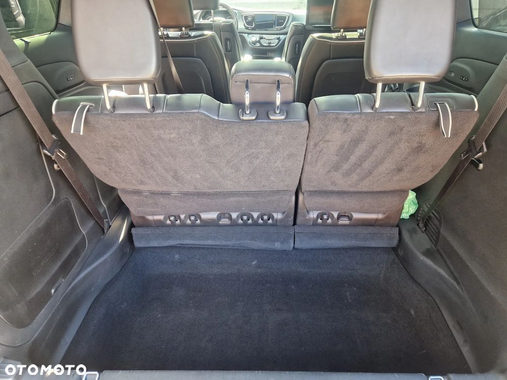 Chrysler Pacifica - 5