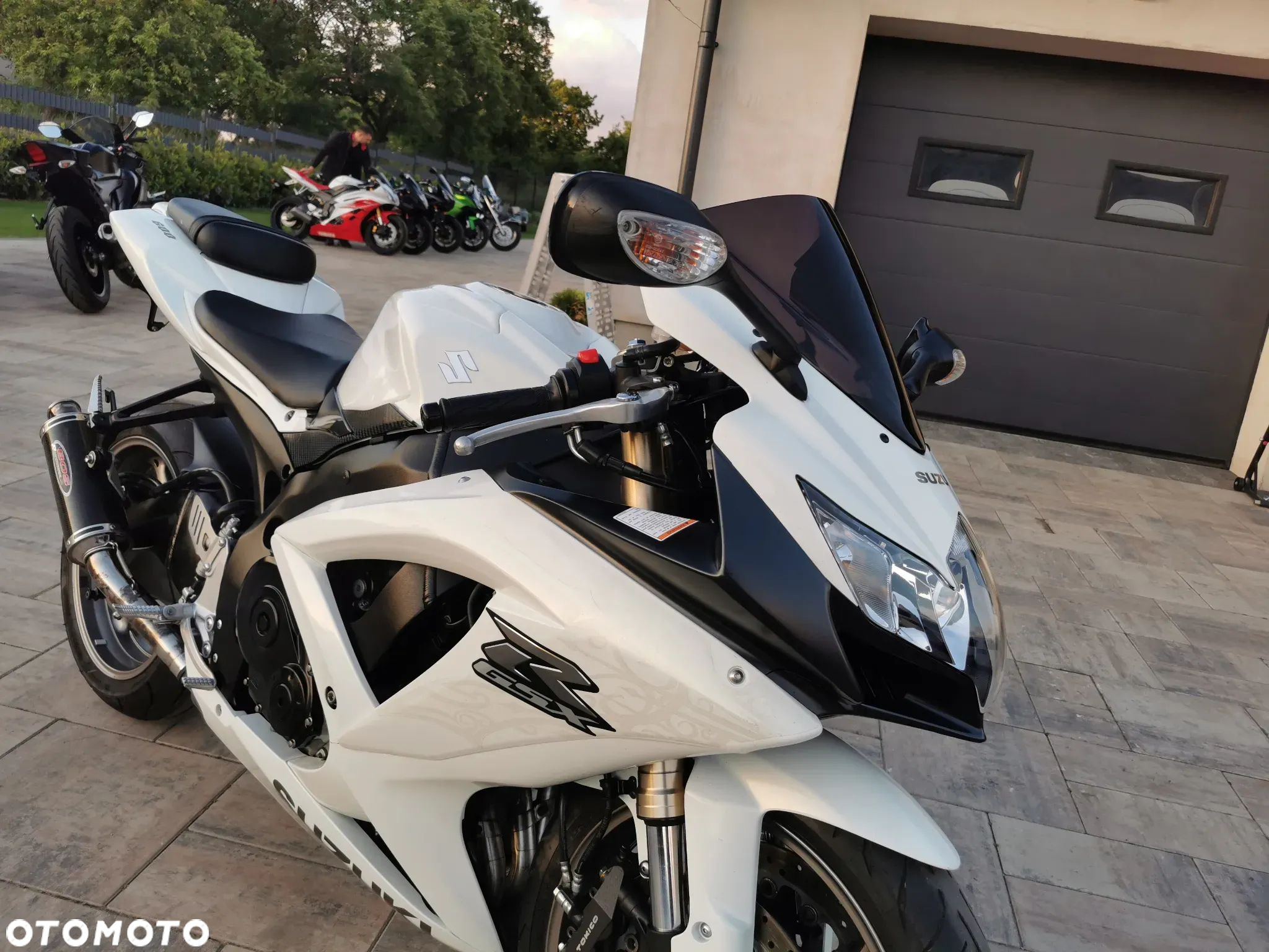 Suzuki GSX-R - 25