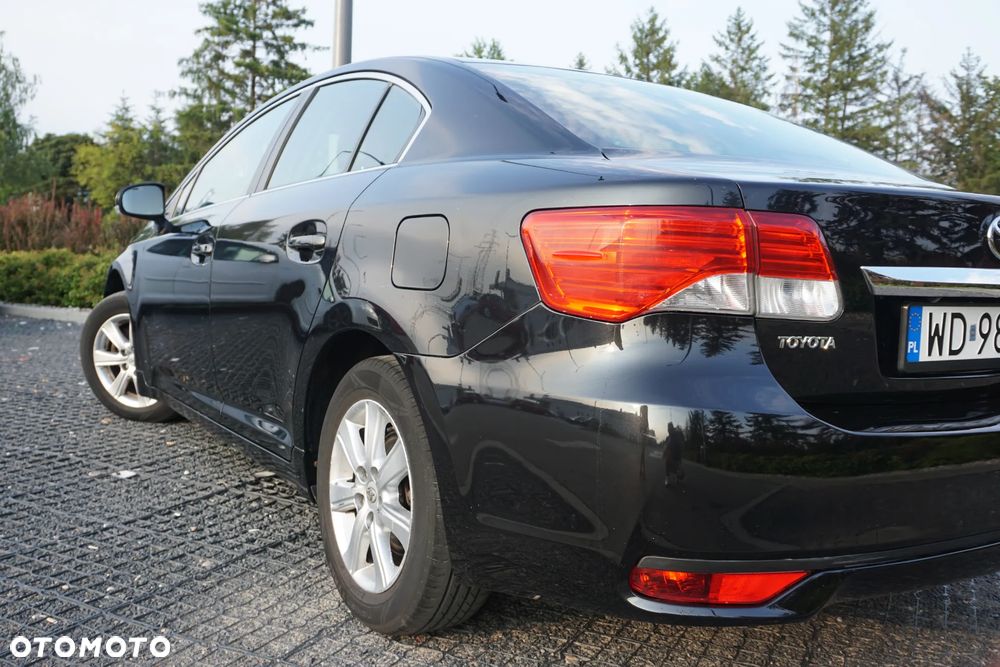 Toyota Avensis 1.8 Premium MS - 3