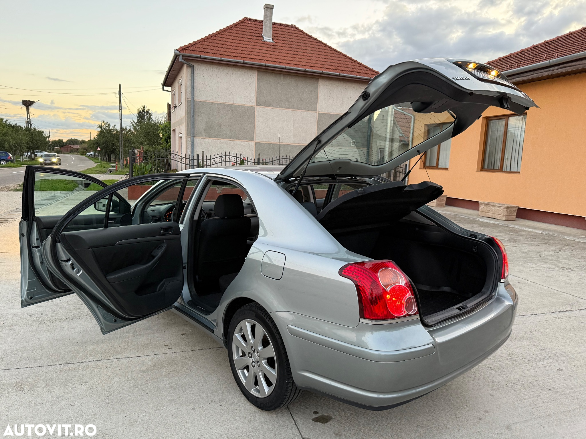 Toyota Avensis 2.0 D-4D Navi chrome - 30