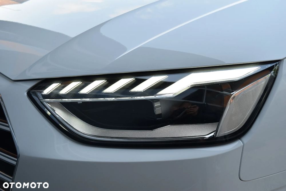 Audi A4 Avant 40 TDI quattro S tronic - 41