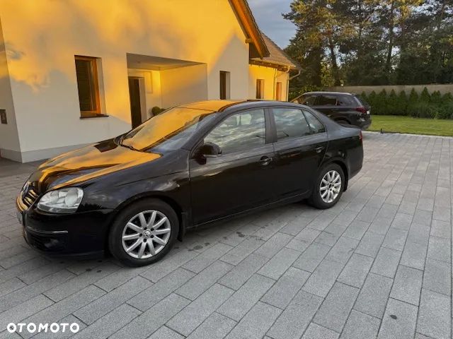 Volkswagen Jetta 1.9 TDI Comfortline - 1