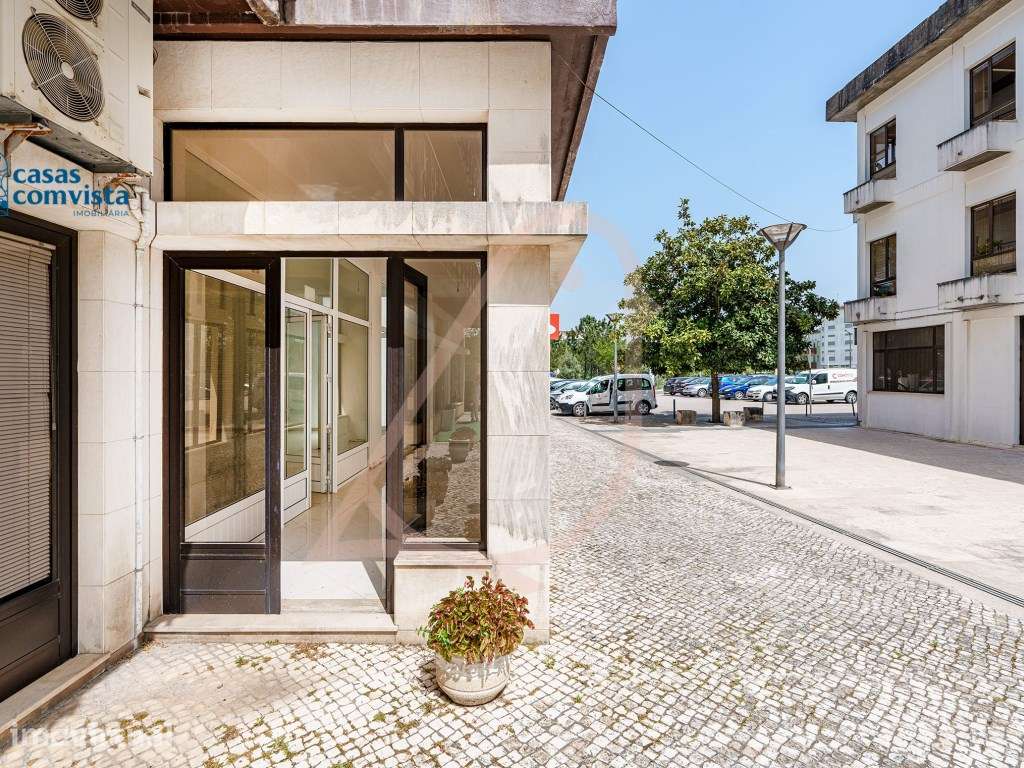 Loja com 158 m² junto ao Centro de Saúde de Fátima - Máxima Visibil... - Grande imagem: 4/12