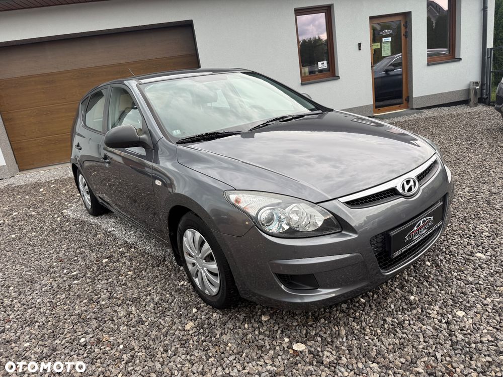 Hyundai i30 1.4 Base + - 19