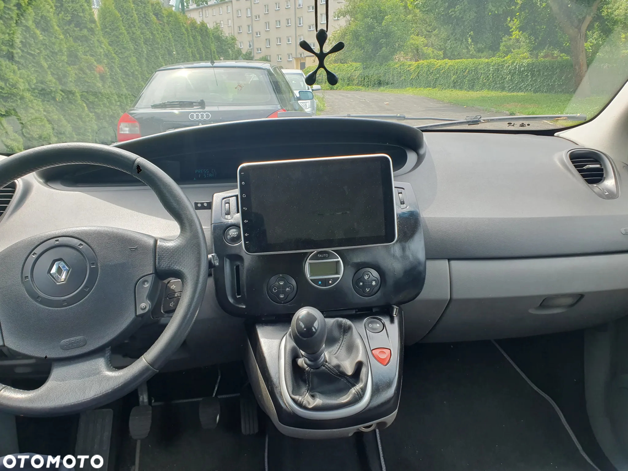 Renault Scenic 1.9 dCi Confort Authentique - 12