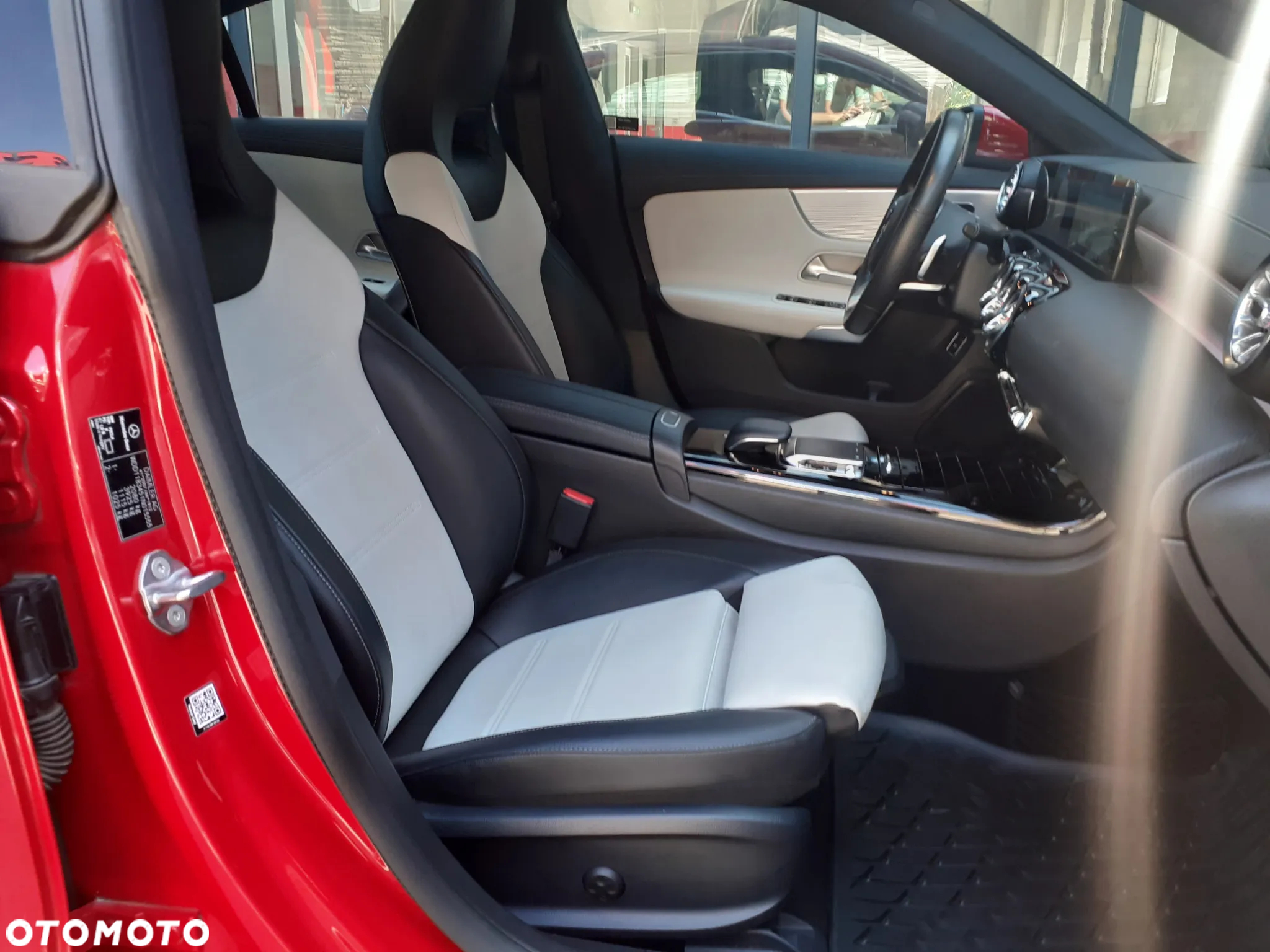 Mercedes-Benz CLA 220 4-Matic AMG Line 7G-DCT - 28