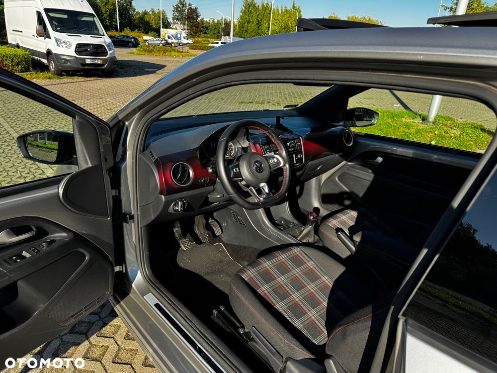 Volkswagen up! 1.0 TSI GTI - 15