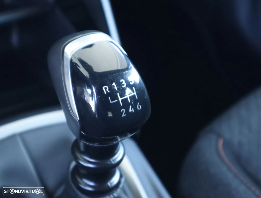 Peugeot 2008 1.2 PureTech Style - 40