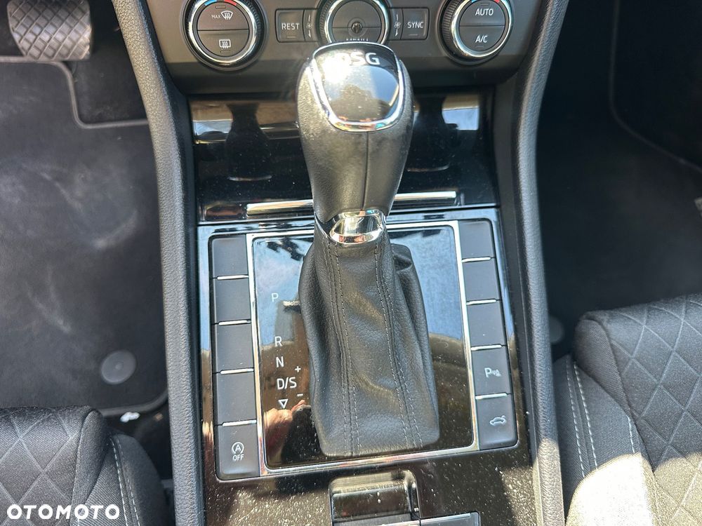 Skoda Superb 2.0 TDI DSG Ambition - 24
