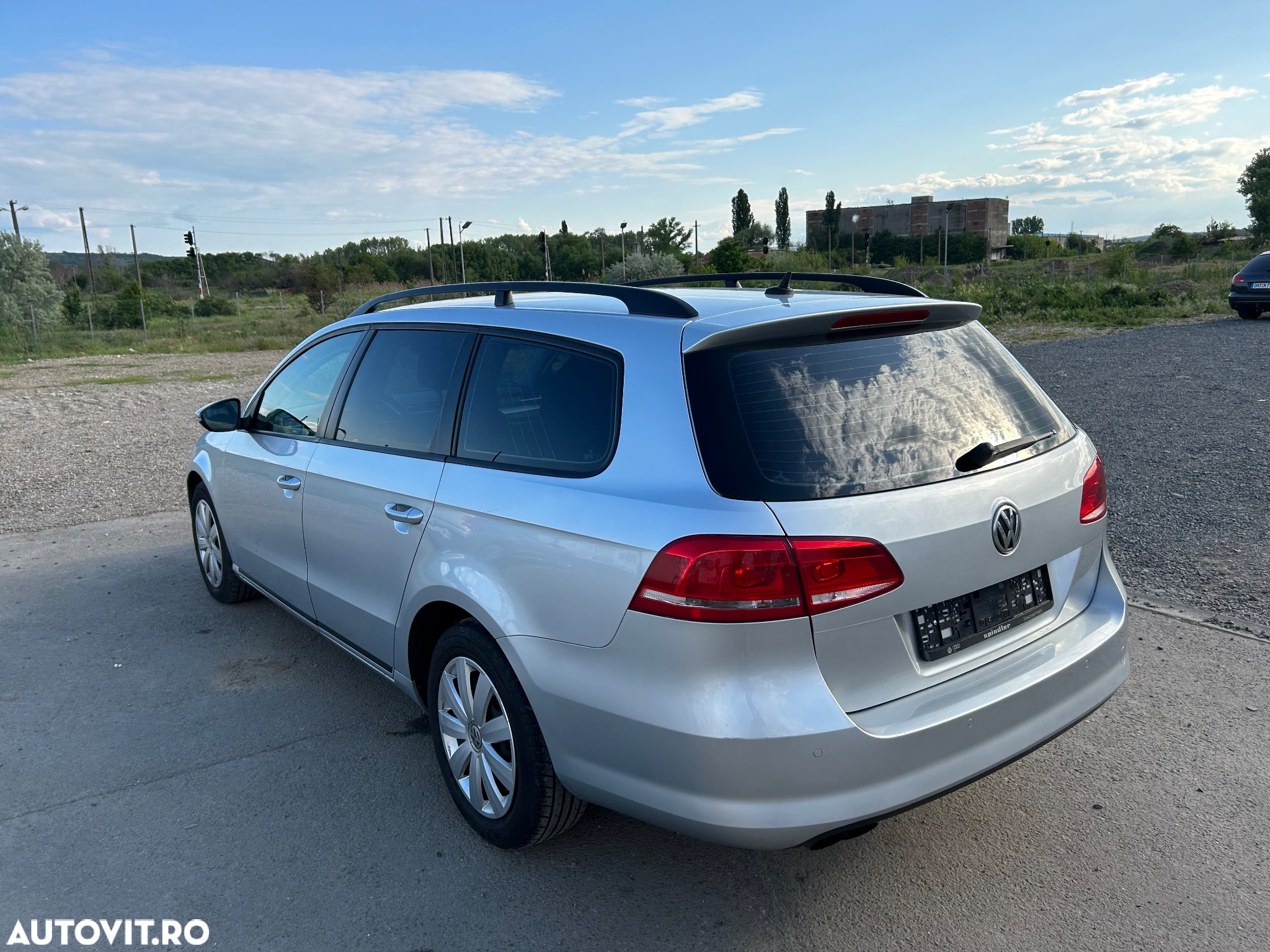 Volkswagen Passat Variant 2.0 TDI BlueMotion Technology DSG Comfortline - 5