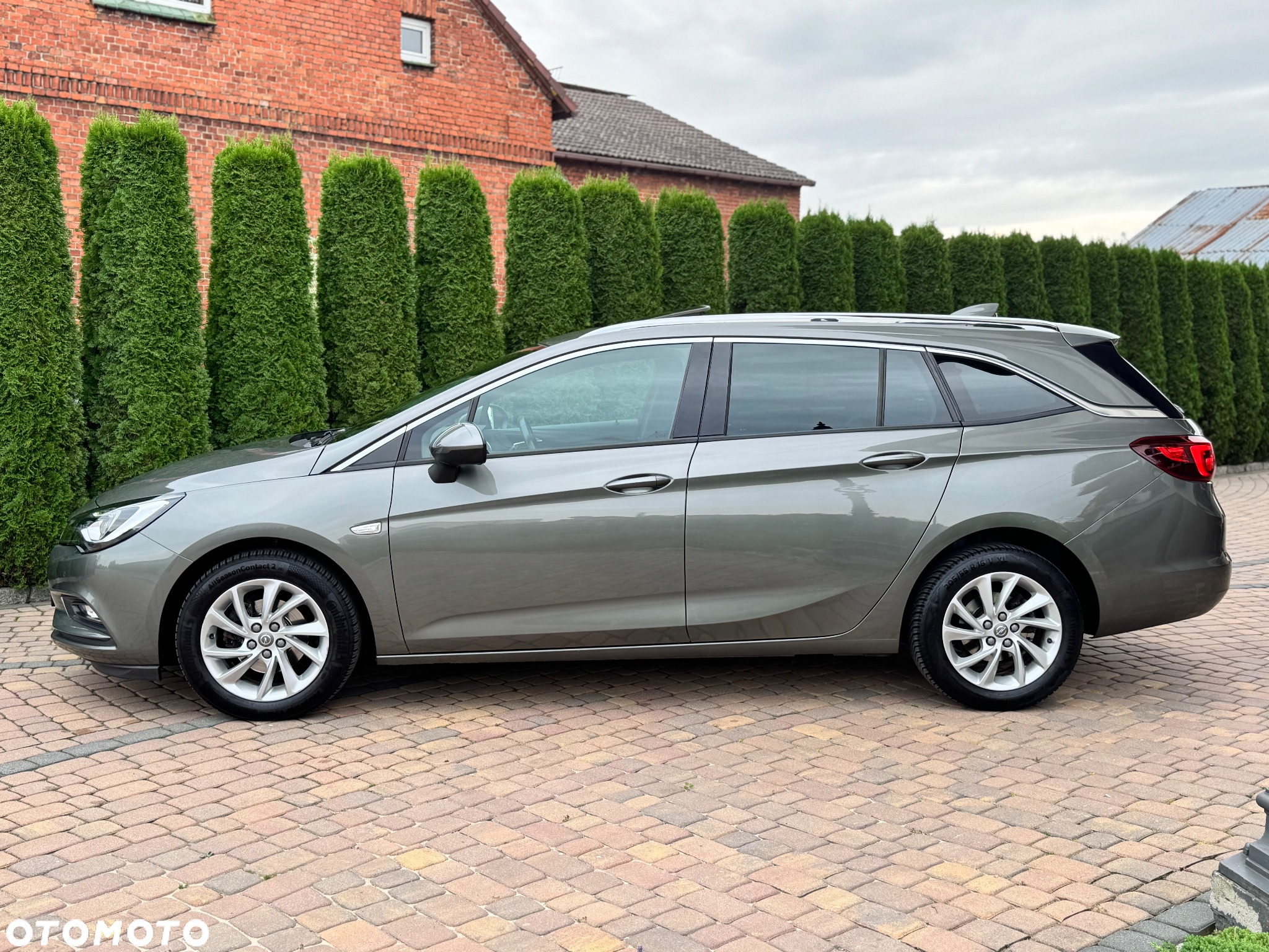 Opel Astra 1.4 Turbo Start/Stop Automatik Sports Tourer Ultimate - 2