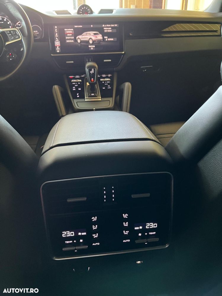 Porsche Cayenne - 11