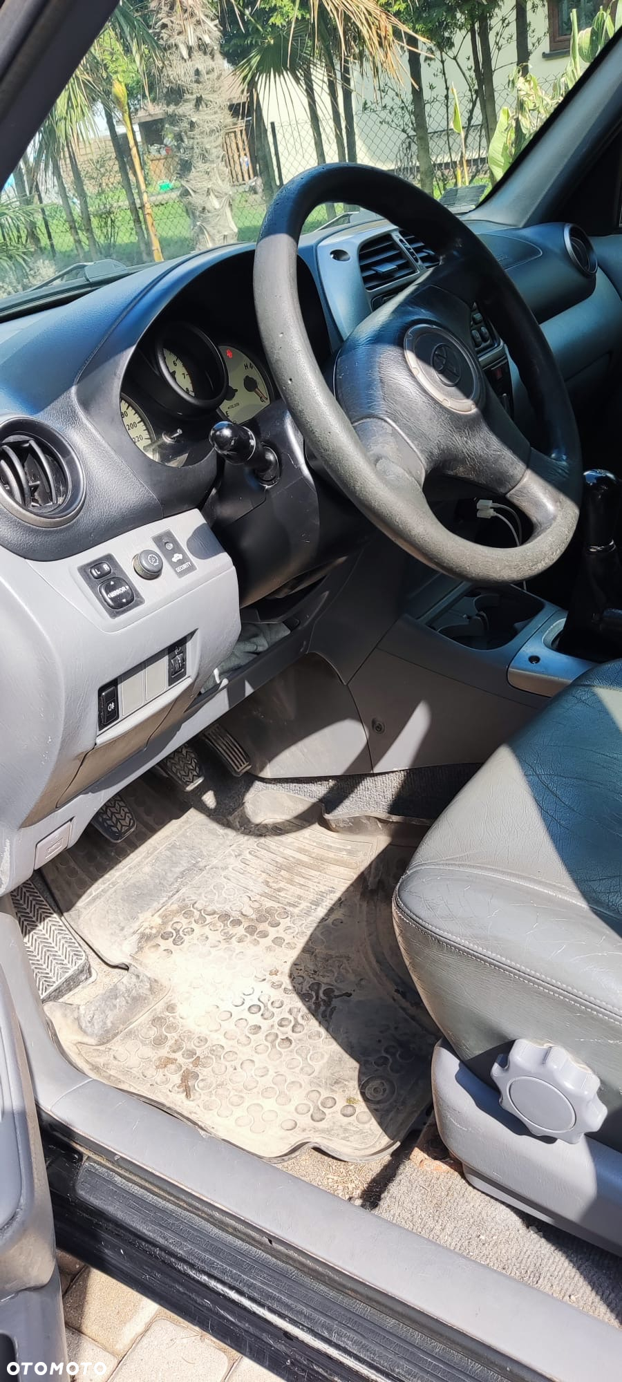 Toyota RAV4 2.0 VVT-i 4x4 - 11