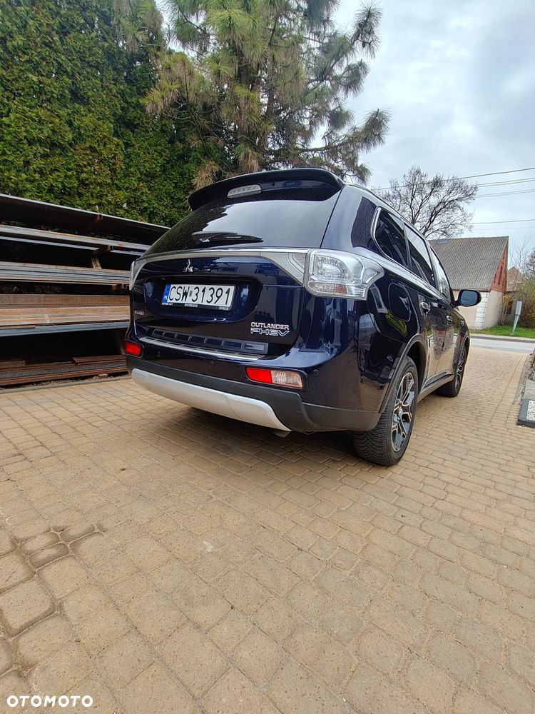 Mitsubishi Outlander - 22