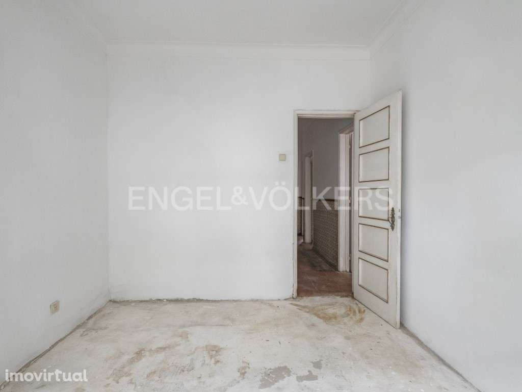 T3 com garagem e logradouro exclusivo - Grande imagem: 4/24