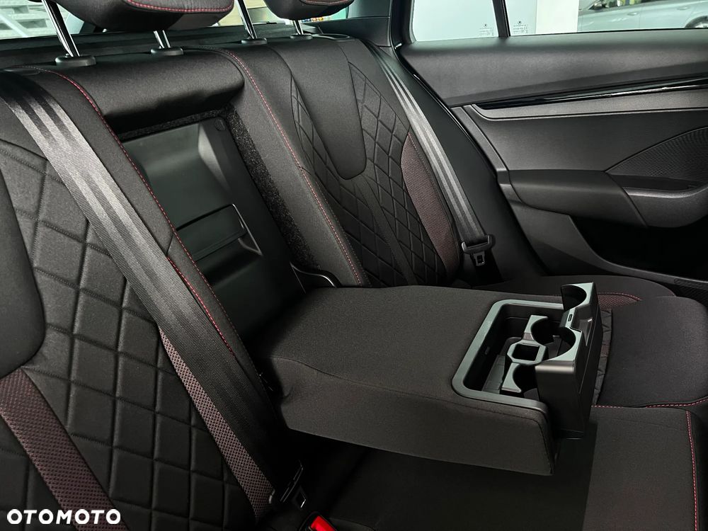 Skoda Octavia 2.0 TSI RS DSG - 35