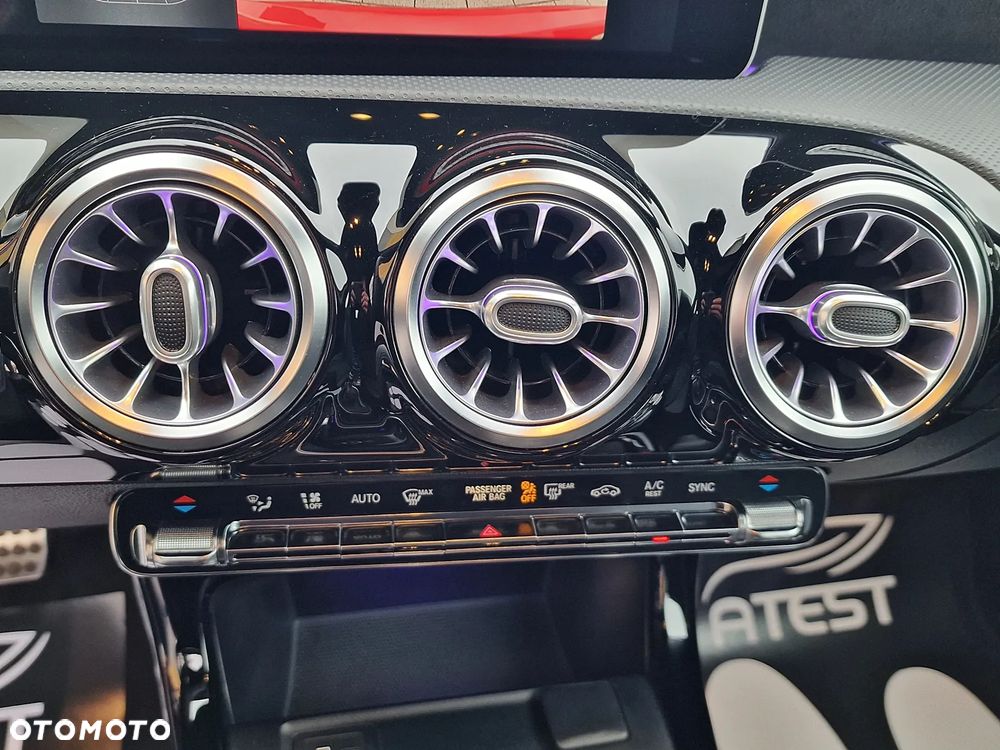 Mercedes-Benz Klasa A 160 AMG Line - 19