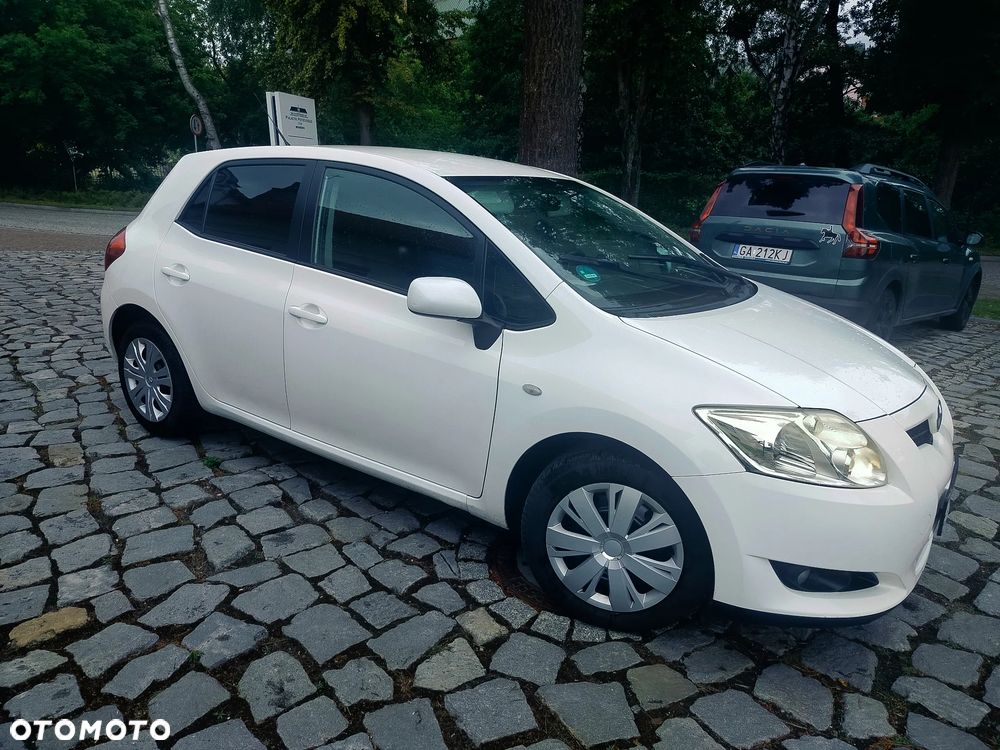 Toyota Auris 1.4 D-4D Luna - 1