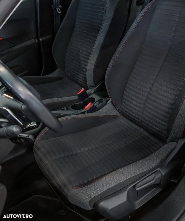 Peugeot 2008 PureTech 130 EAT8 Active - 7