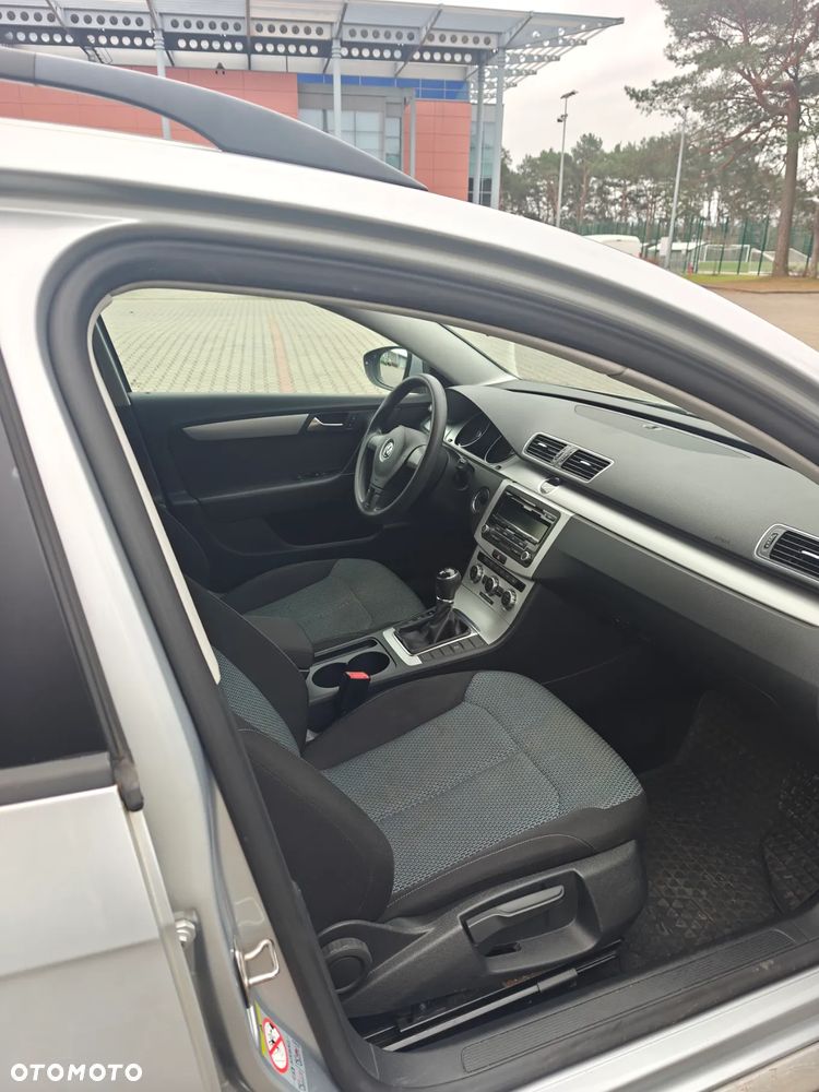 Volkswagen Passat 1.6 TDI BlueMotion Technology Trendline - 14