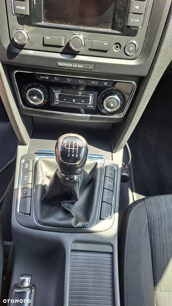 Skoda Superb 2.0 TDI Elegance - 11