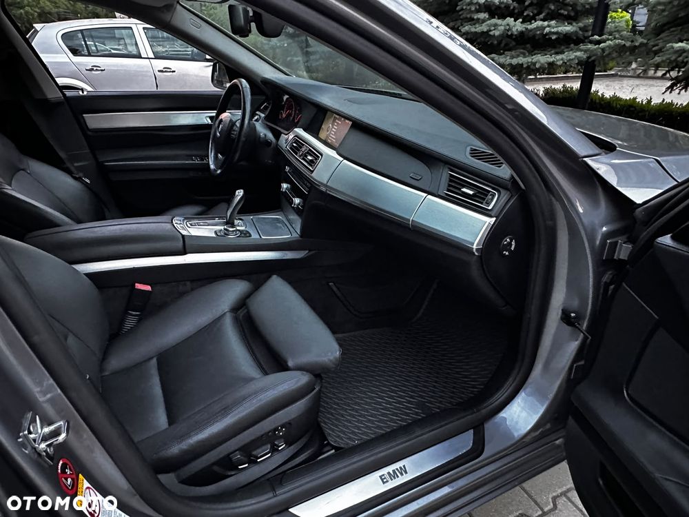 BMW Seria 7 730d - 22