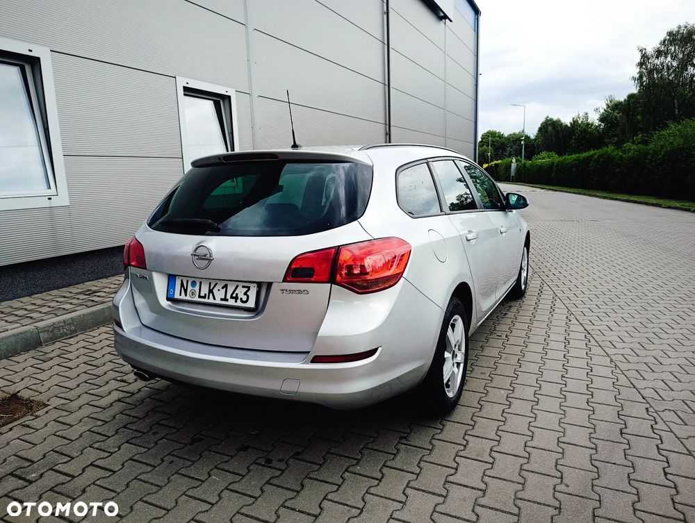 Opel Astra 1.4 Turbo 150 Jahre - 17