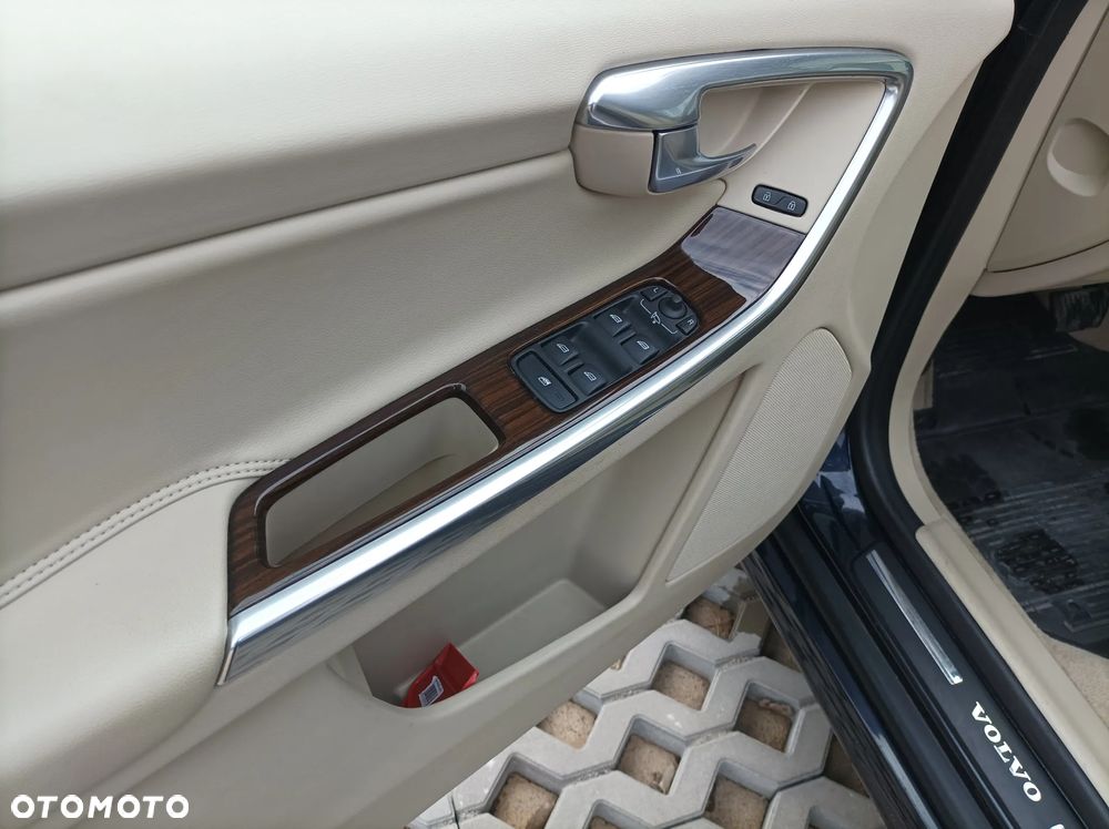 Volvo XC 60 D3 Drive-E R-Design Momentum - 8