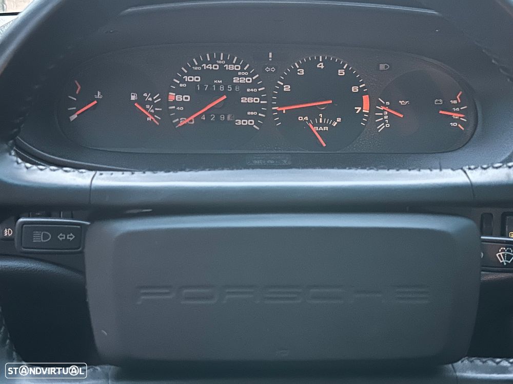 Porsche 944 Turbo — fotografia 23
