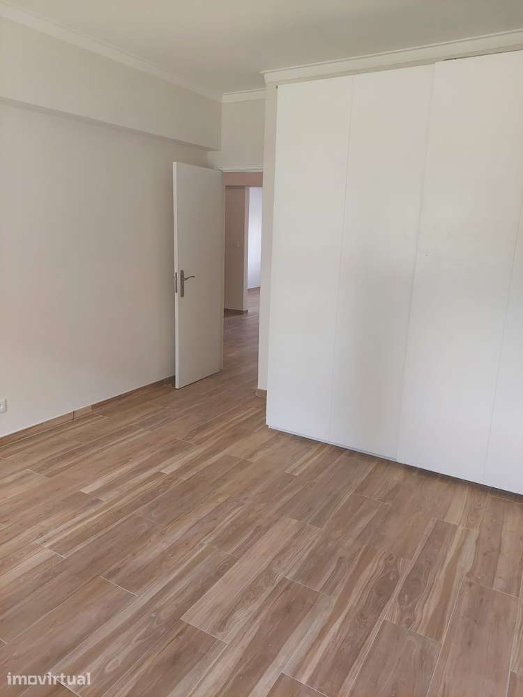 Apartamento T2 com 2 casas de banho para arrendamento. - Grande imagem: 3/18