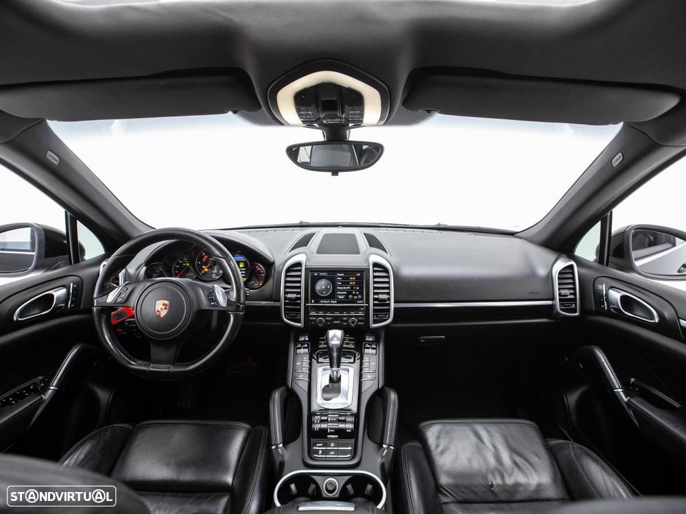 Porsche Cayenne - 8