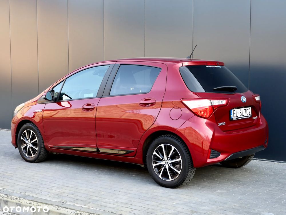 Toyota Yaris Hybrid 100 Premium EU6 - 11