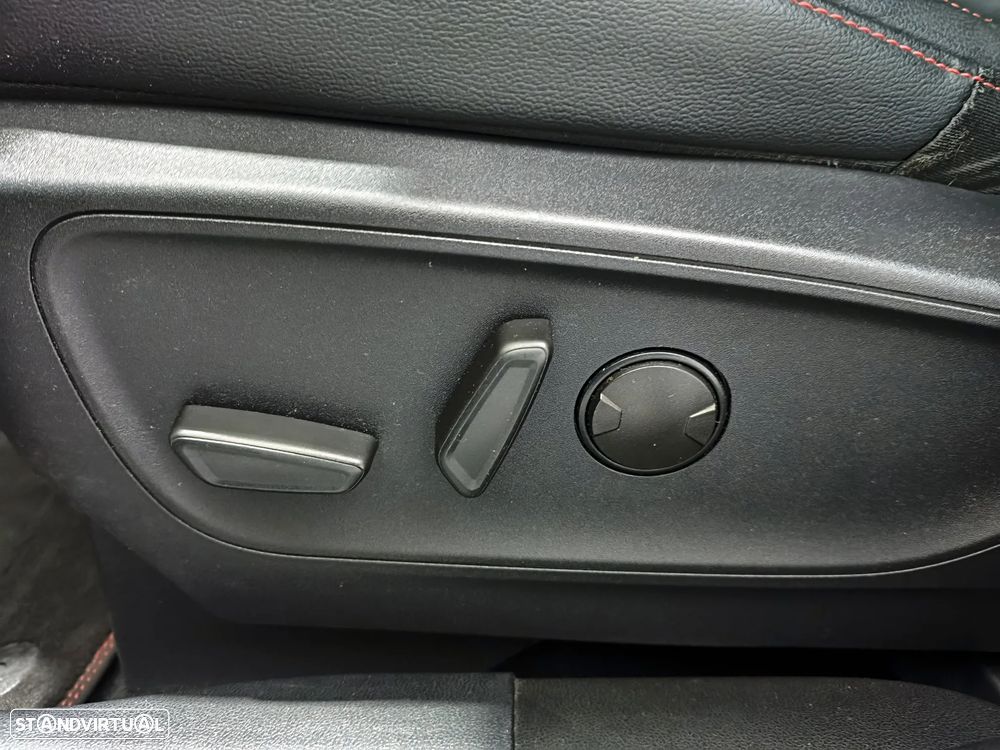 Ford Kuga 1.5 EcoBoost ST-Line - 39