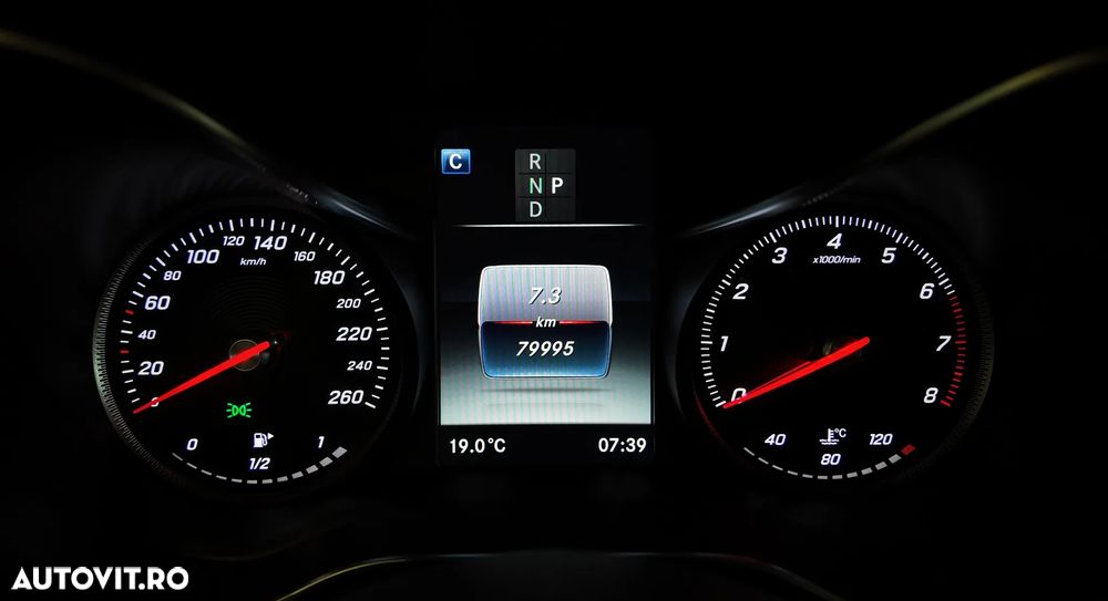 Mercedes-Benz C 200 4Matic 9G-TRONIC AMG Line - 23