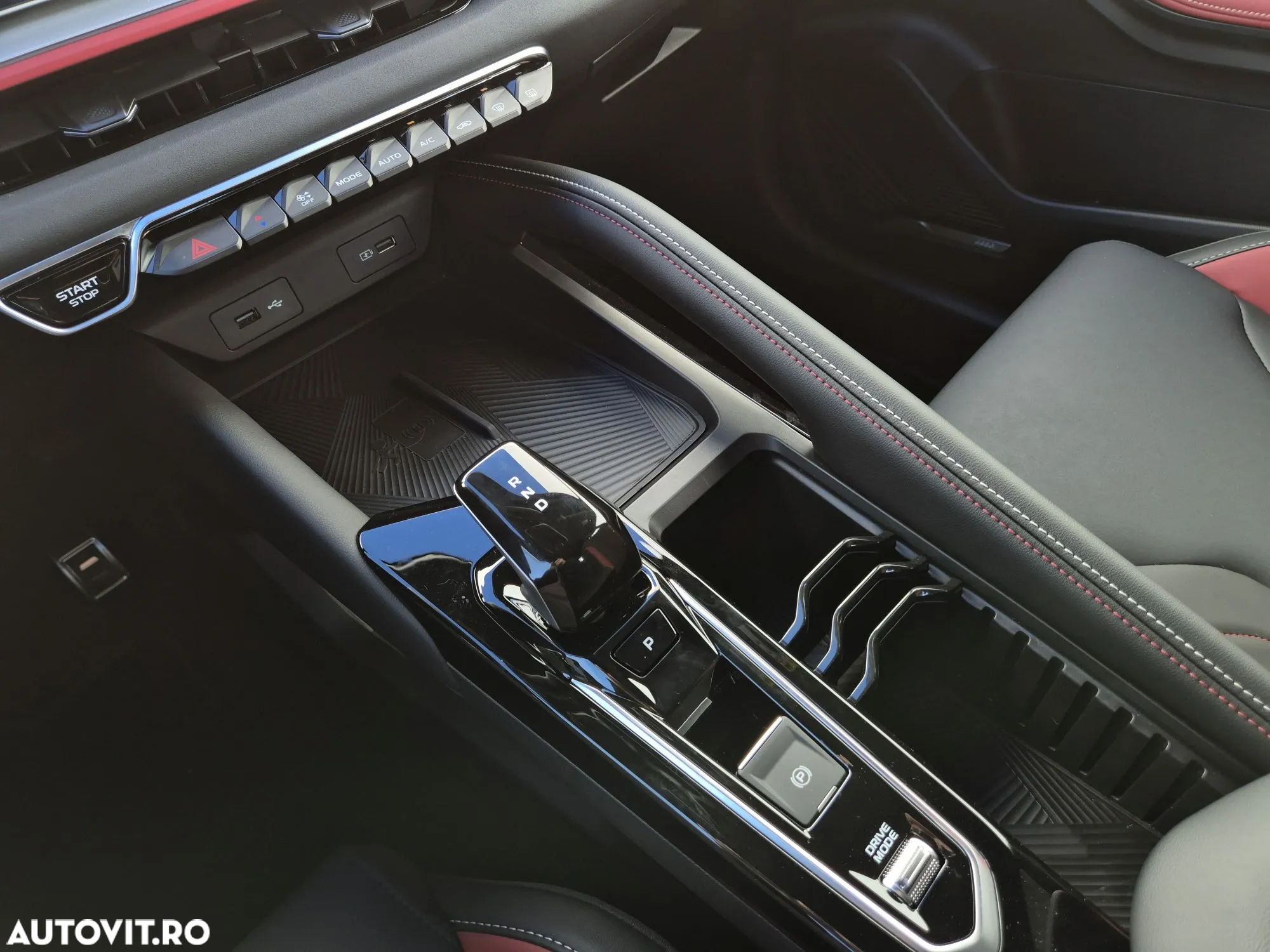 Geely Coolray - 38
