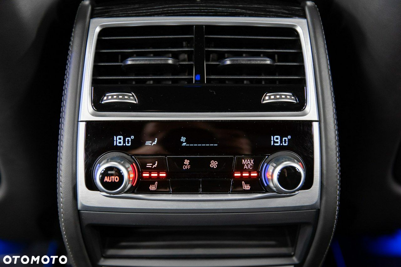BMW Seria 7 - 32