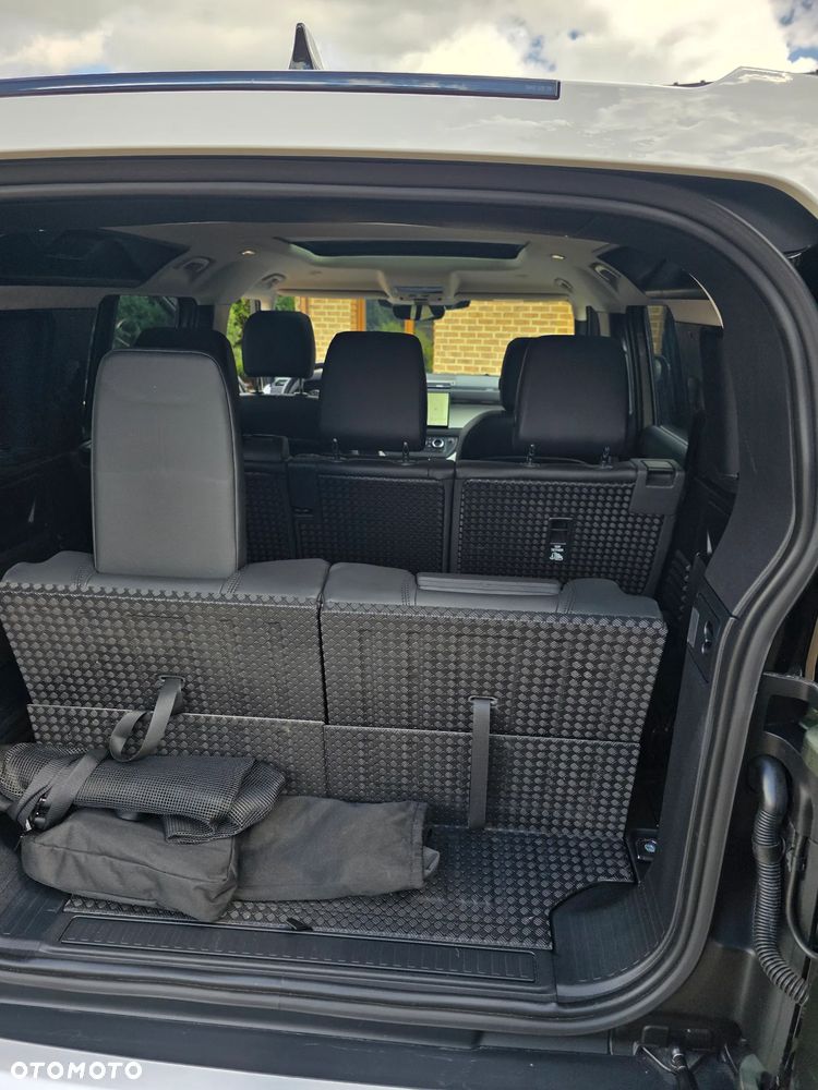 Land Rover Defender 3.0 P400 mHEV X-Dynamic SE - 18