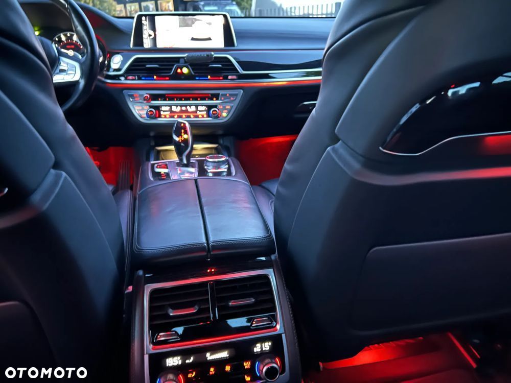 BMW Seria 7 740d xDrive - 13