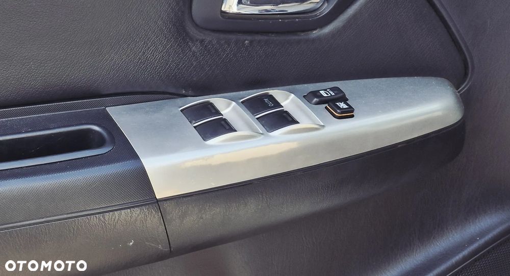 Toyota Hilux 3.0 D-4D SR5 - 12