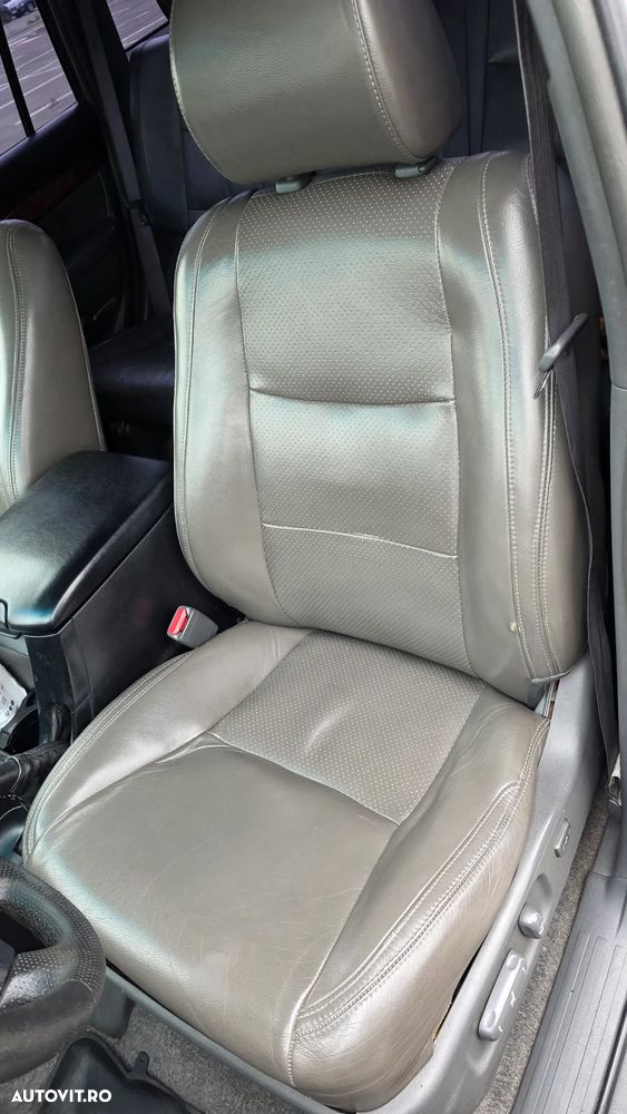 Toyota Land Cruiser 3.0 TD-4D Aut VX - 6