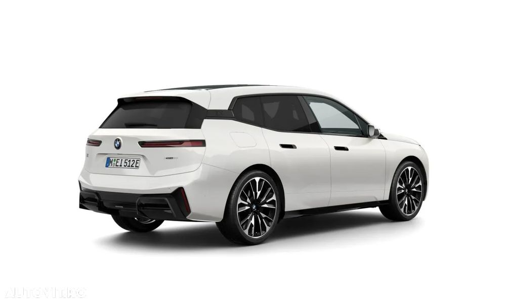 BMW iX xDrive60 - 2