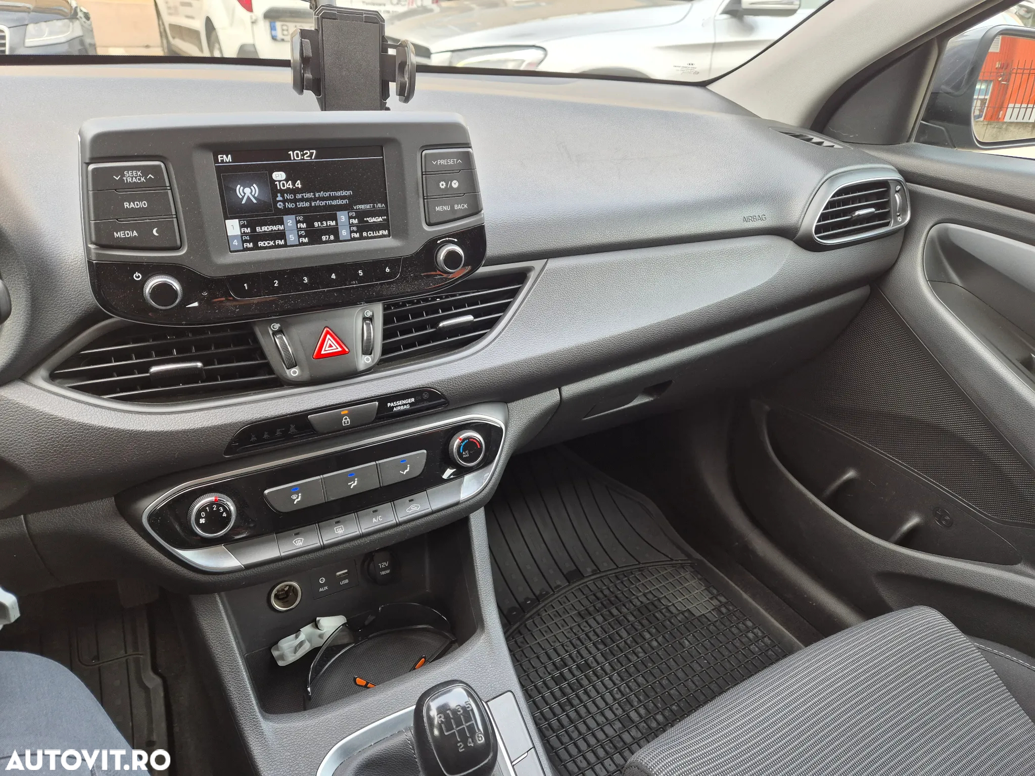 Hyundai i30 1.4 100CP 5DR M/T Classic - 2