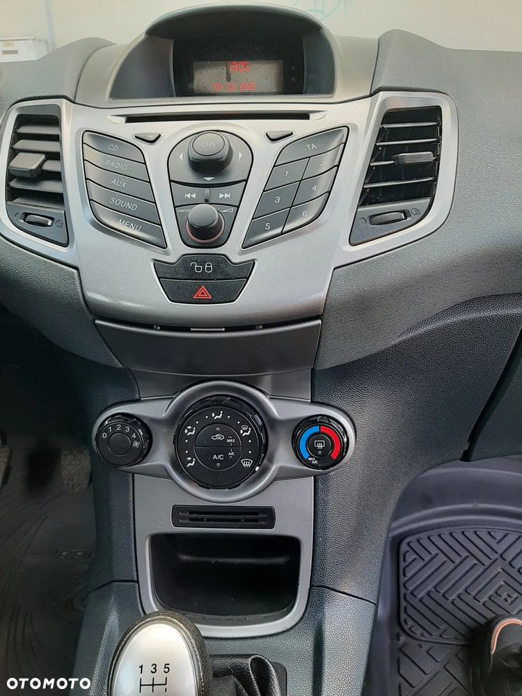 Ford Fiesta 1.4 TDCi Ghia - 16