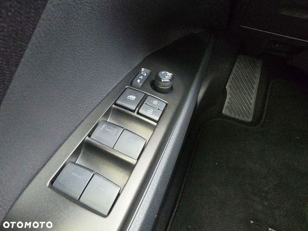 Toyota Camry 2.5 Hybrid Comfort CVT - 18