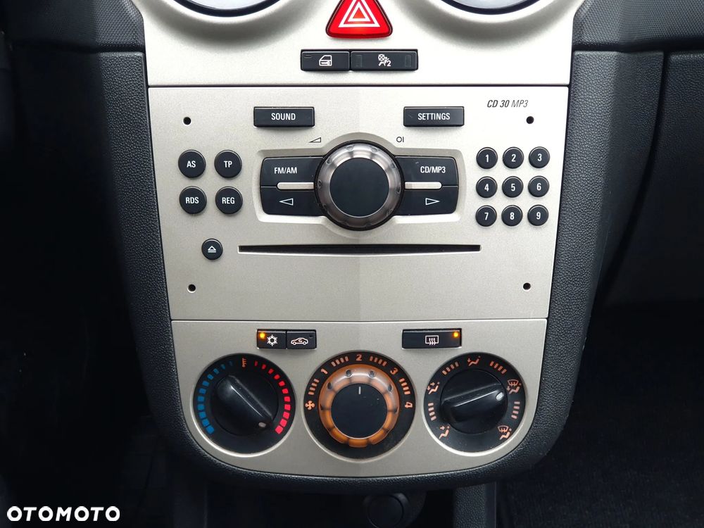 Opel Corsa 1.2 16V Cosmo - 12