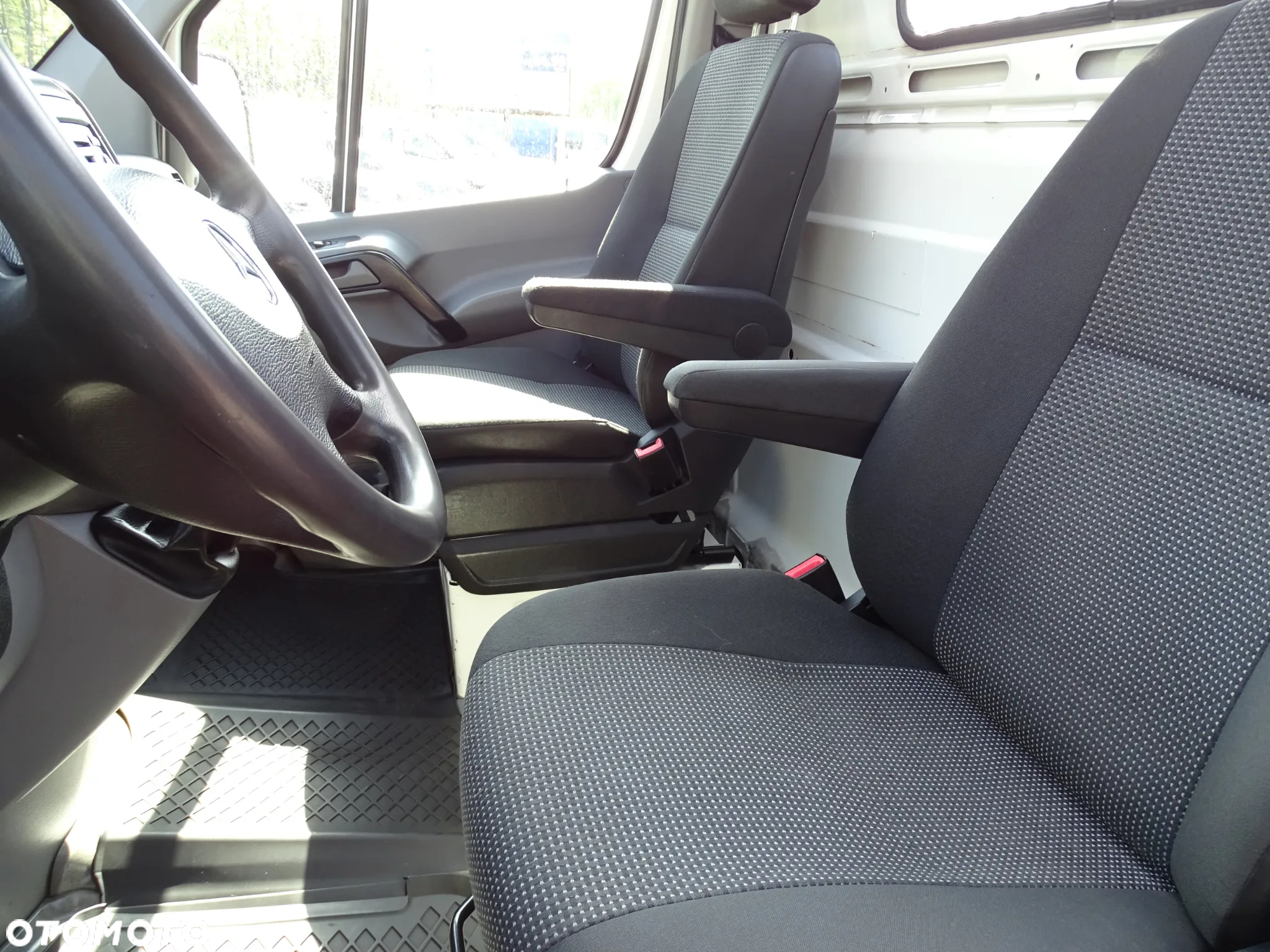 Mercedes-Benz SPRINTER - 28