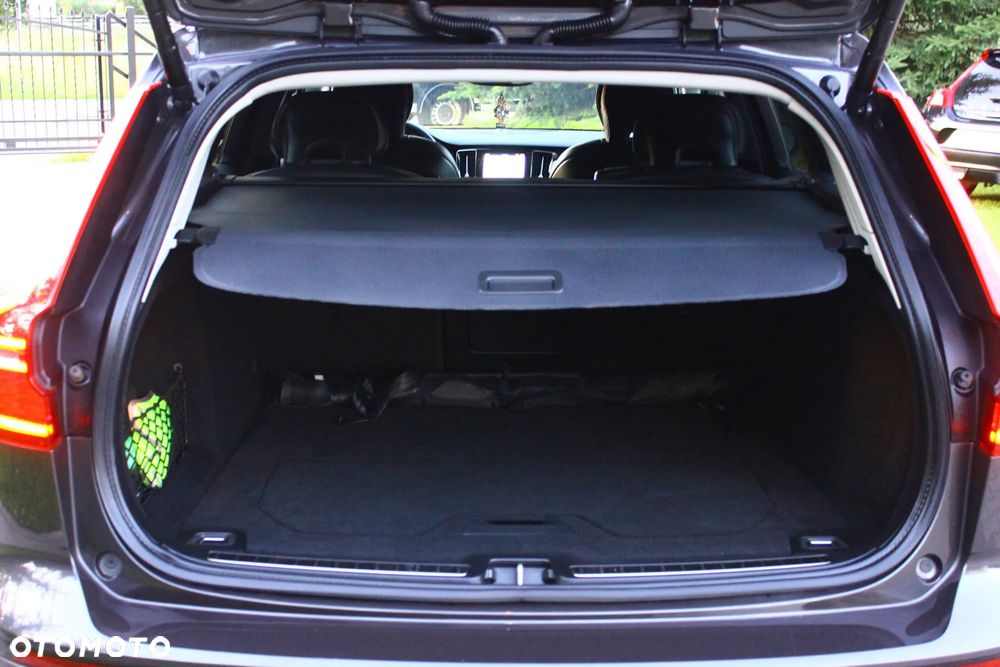 Volvo V60 B4 D Geartronic RDesign - 37